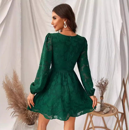 Lotte - Delicate Satijnen Jurk met Korte Mouwen