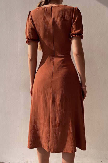 Livia - Stijlvolle Effen V-hals A-Lijn Jurk met Buckle Detail