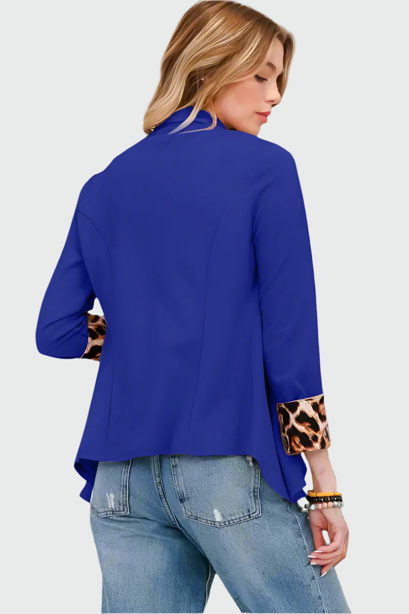 Livia - Modieuze Opgerolde Luipaardblazer met Open Voorkant