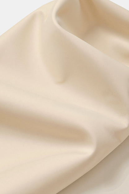 Tijdloze damesbroek met plooien en omgeslagen zoom