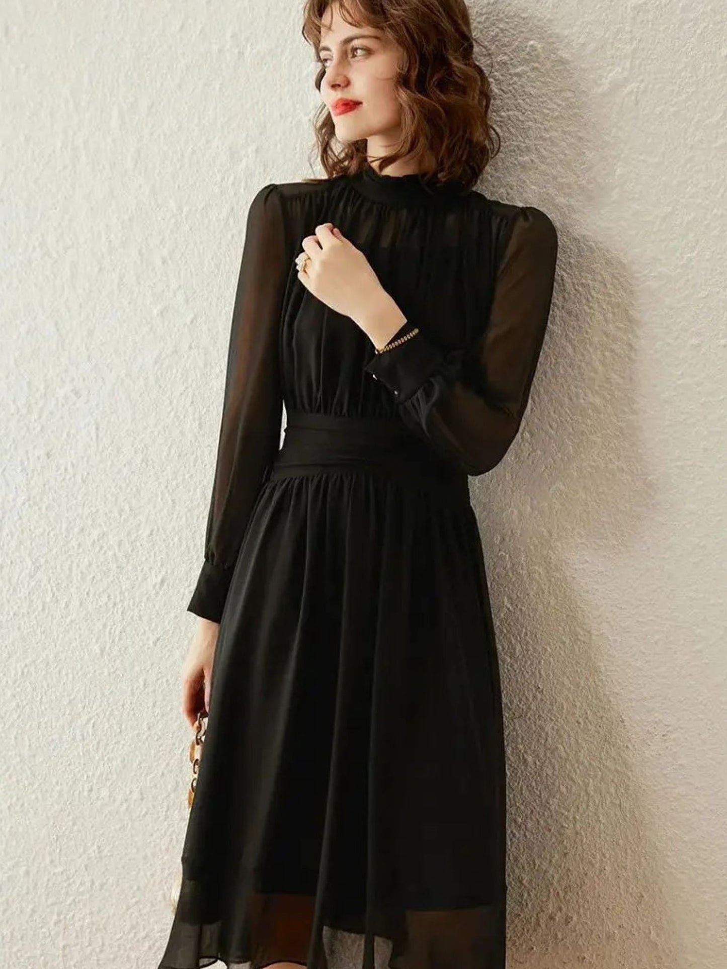 Transparante Mouwen Midi Jurk met Hoge Hals – Elegante Keuze voor Elke Gelegenheid