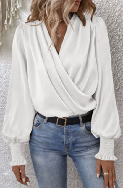 Diora - V-hals Blouse met Pofmouwen