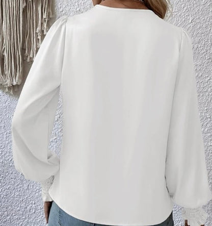 Diora - V-hals Blouse met Pofmouwen