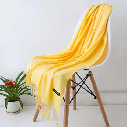 Dames Luxe Warme Sjaal – Effen Beige met Franjedetail, Ideaal voor Herfst en Winter