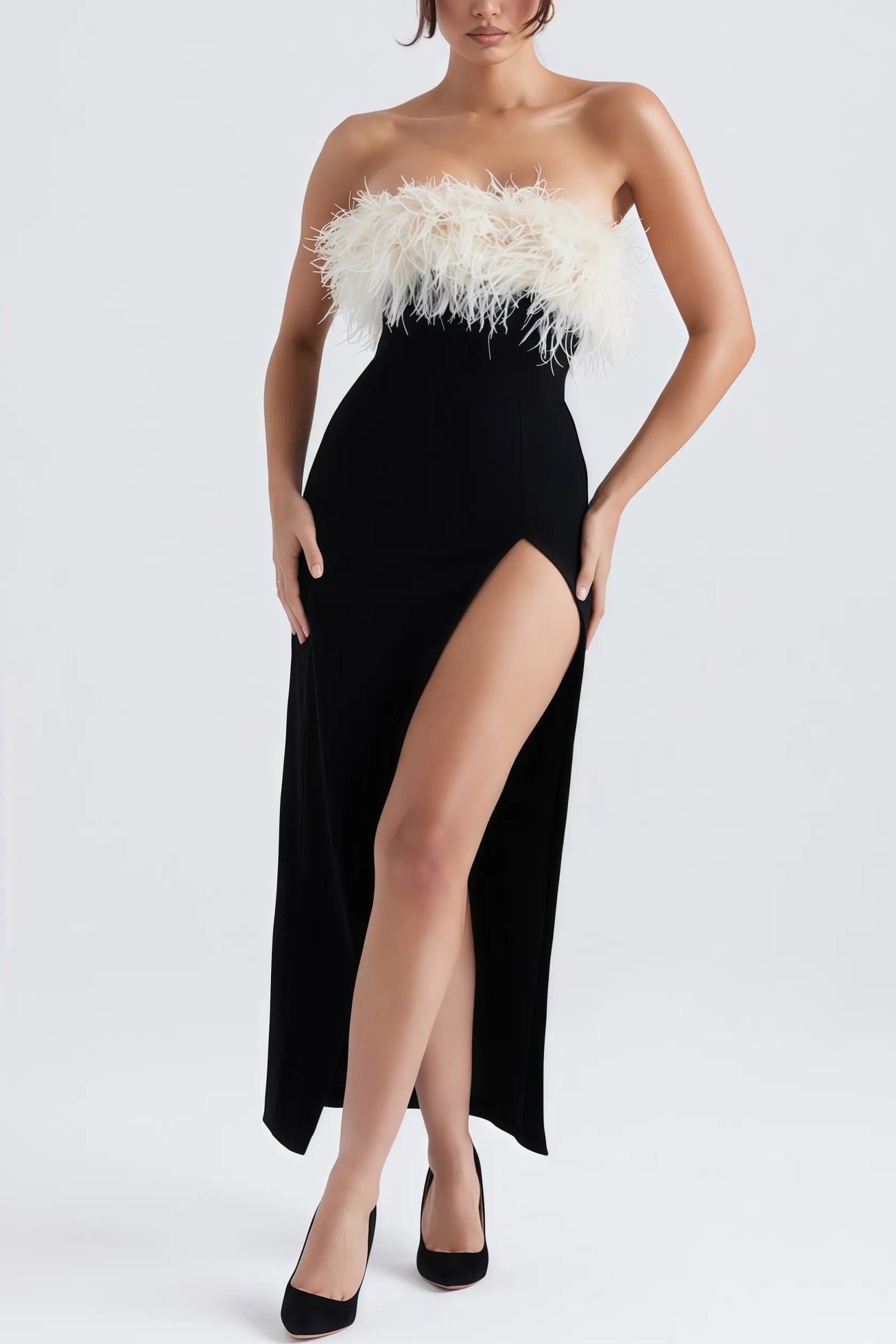 Tess - Duurzame Midi Jurk met Hoge Split en Veren Detailing