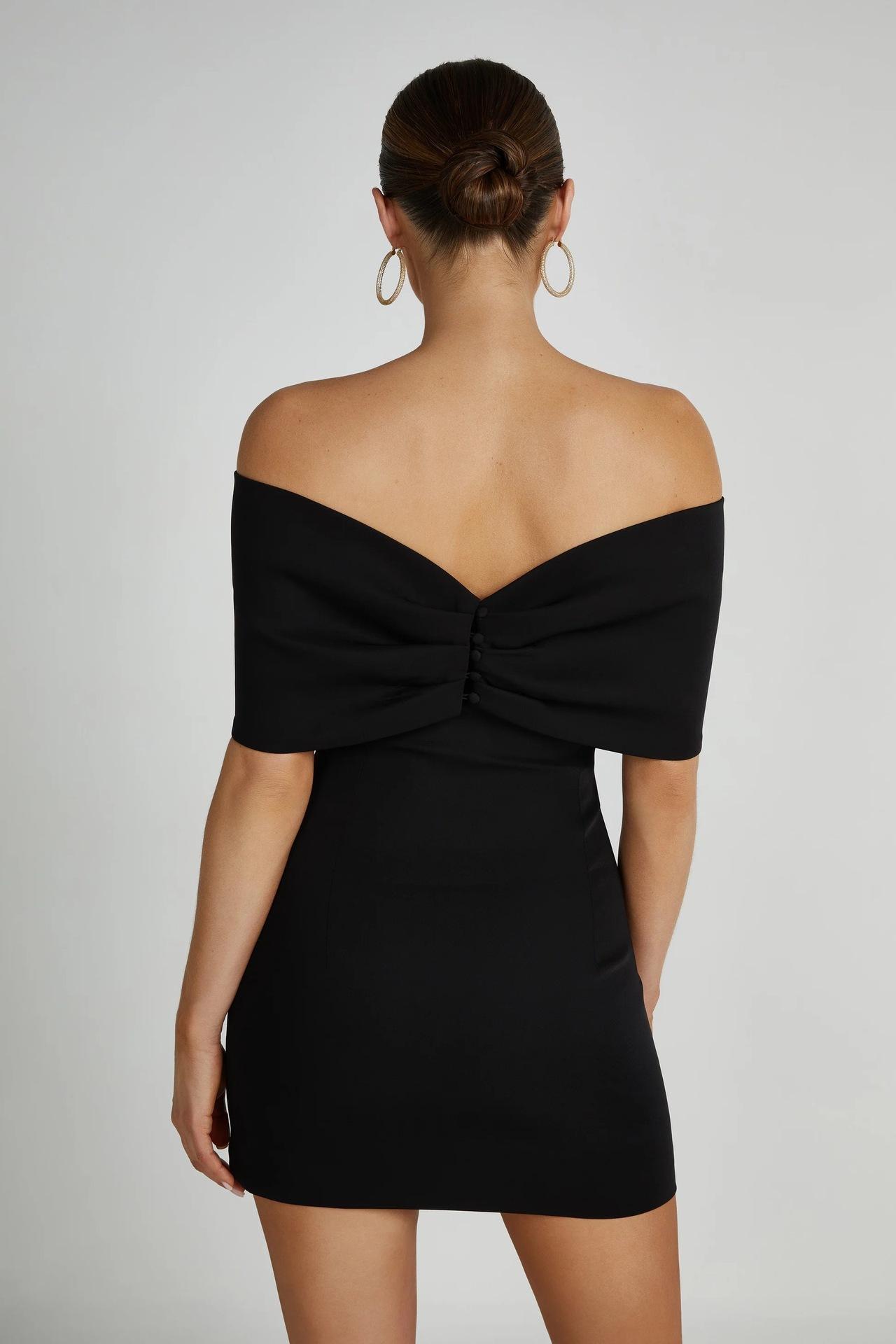 Sophie - Zwart Mini Jurkje met Off-Shoulder Strik