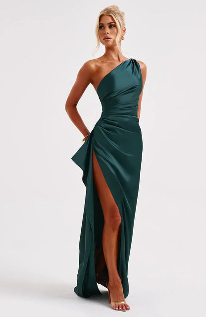 Elara - Luxe Satijnen One-Shoulder Splitjurk