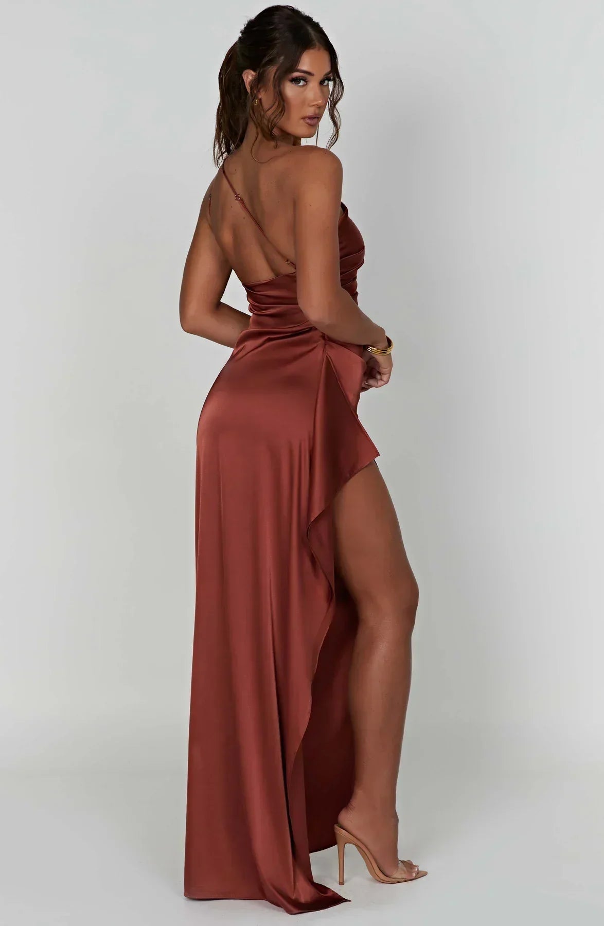 Elara - Luxe Satijnen One-Shoulder Splitjurk