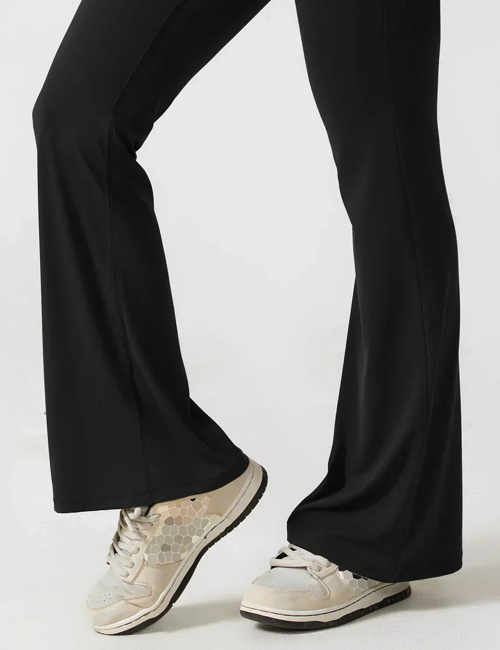 Cath | Sculpting Flare Jumpsuit met Open Rug