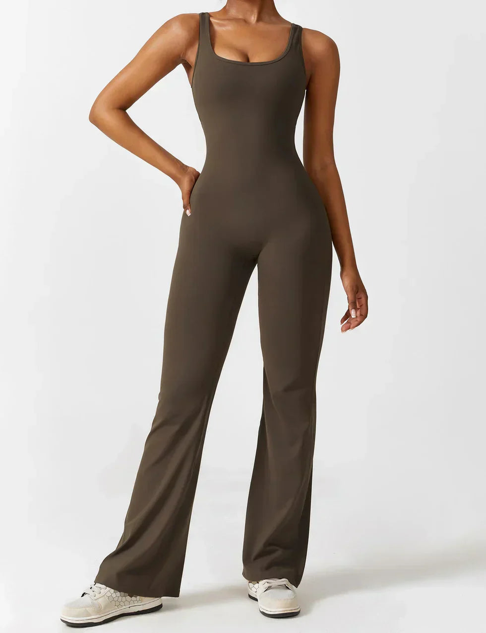 Cath | Sculpting Flare Jumpsuit met Open Rug