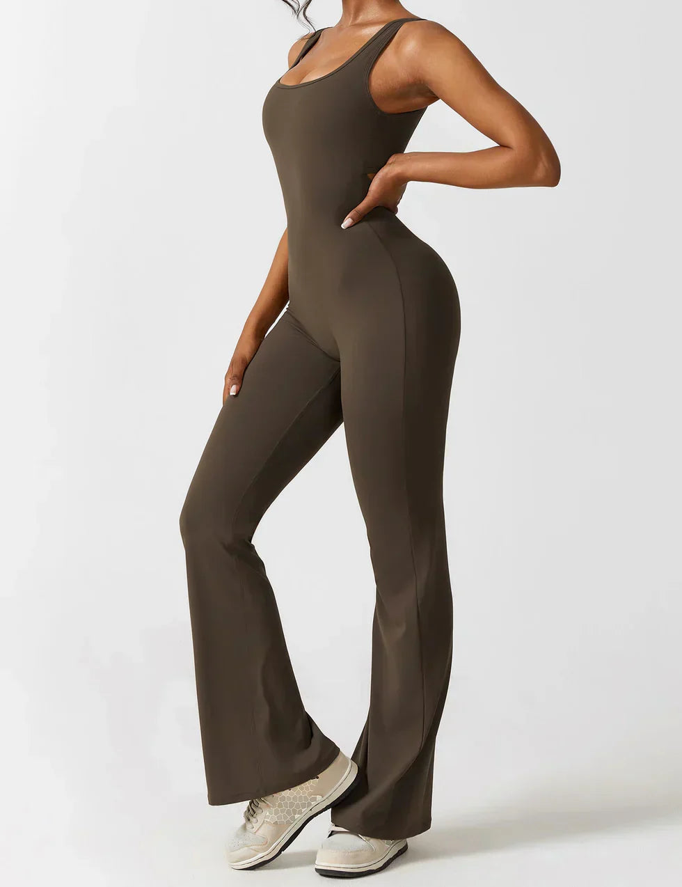 Cath | Sculpting Flare Jumpsuit met Open Rug