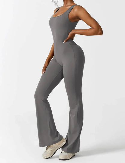 Cath | Sculpting Flare Jumpsuit met Open Rug