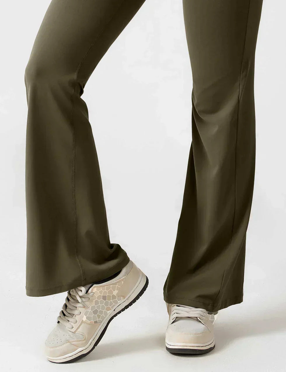 Cath | Sculpting Flare Jumpsuit met Open Rug