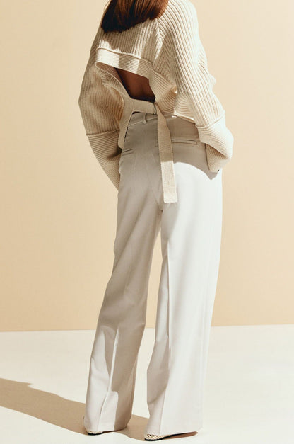 Wijde damesbroek met plooien en rechte snit