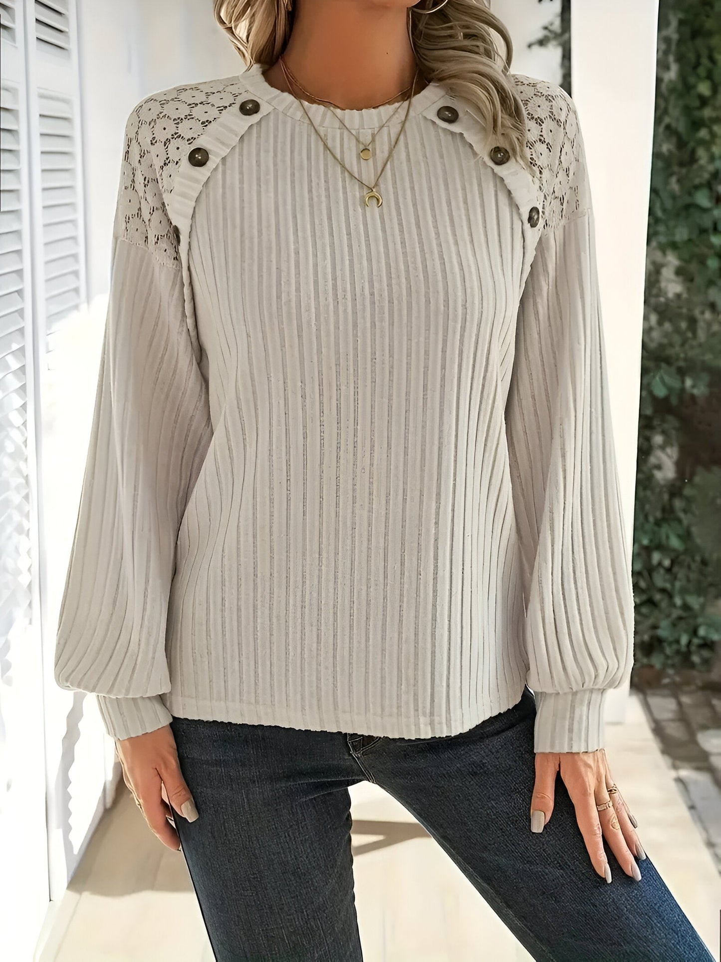 Chayenne - Elegant Sweatshirt met Kanten Details