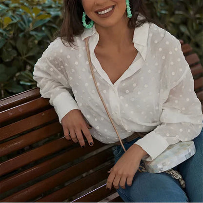 Laurien – Elegante Blouse met Polkadots