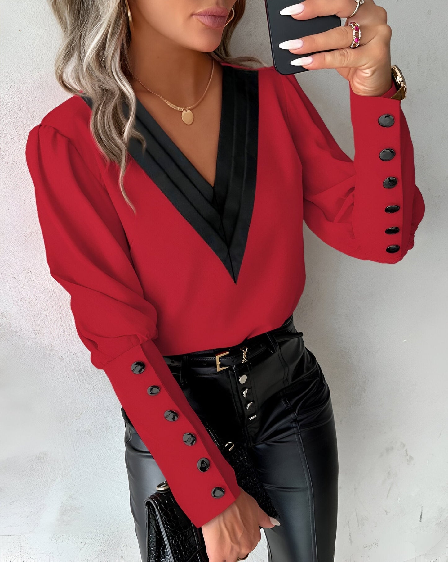 Caris - Blouse met V-hals en Colour Block