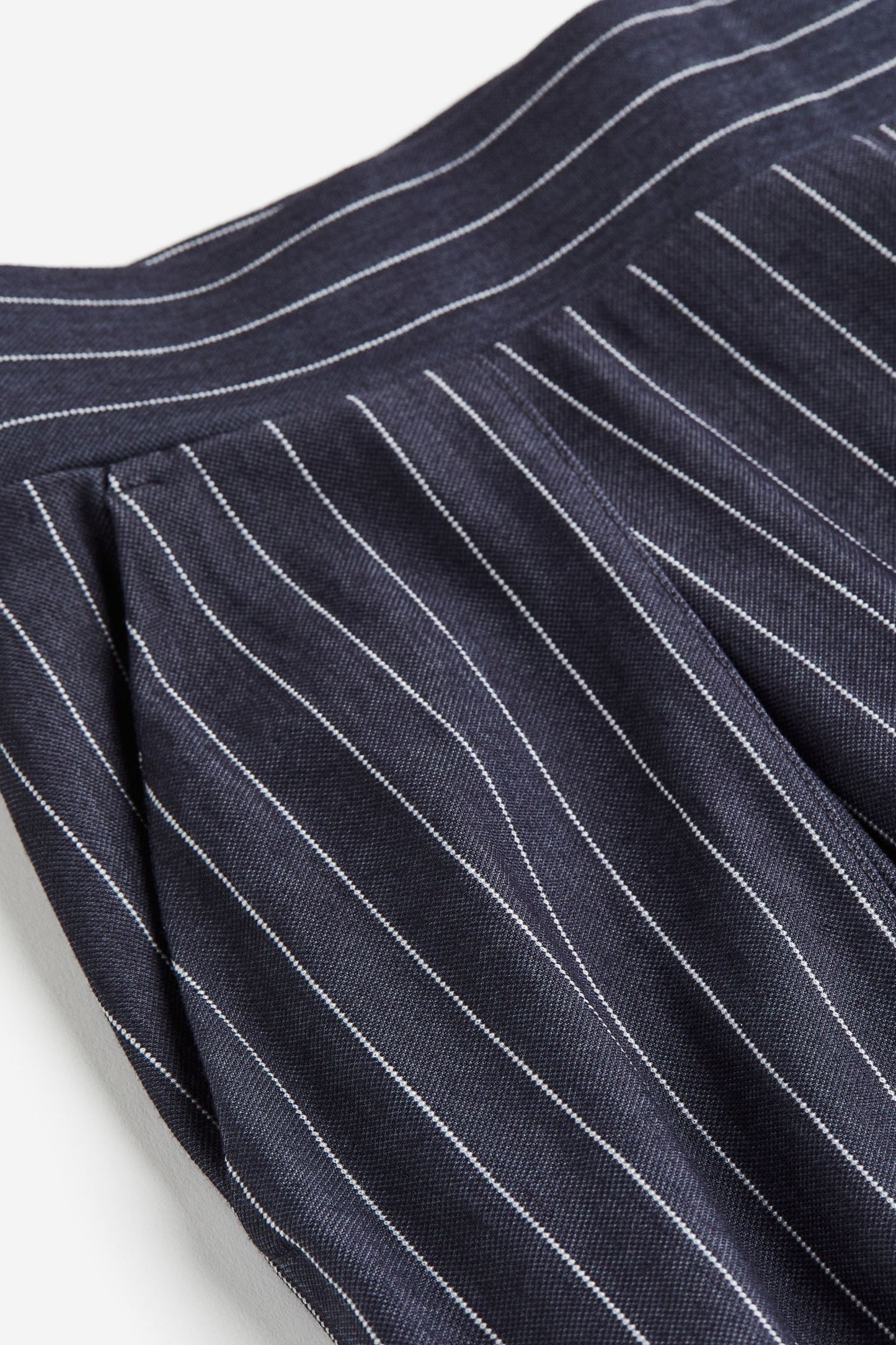 Luchtige damesbroek met wijde snit en plooien